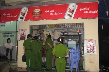 Cháy cửa hàng tạp hóa, cả khu phố hoảng loạn